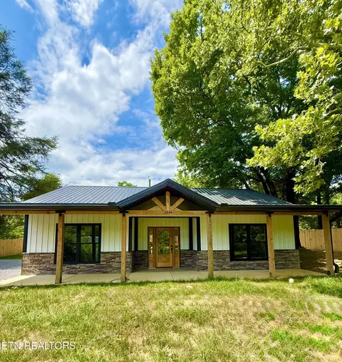 2244 Mynatt Rd, Knoxville, TN 37918