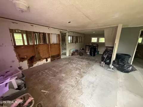 108 Jasper Ln, Oak Ridge, TN 37830