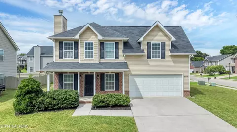 202 Whistlestop Ln, Maryville, TN 37804