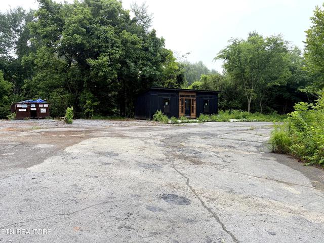 3140 W Buttermilk Rd, Lenoir City, TN 37771