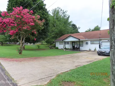 5632 Kentwood Rd, Knoxville, TN 37912