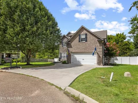 2919 Timber Green Ln, Knoxville, TN 37921