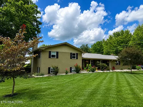 418 Belle Meade Dr, Maryville, TN 37803