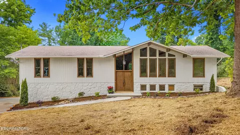 9501 Ravenel Ln, Knoxville, TN 37922