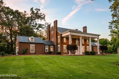 2112 Manor Dr, Knoxville, TN 37920