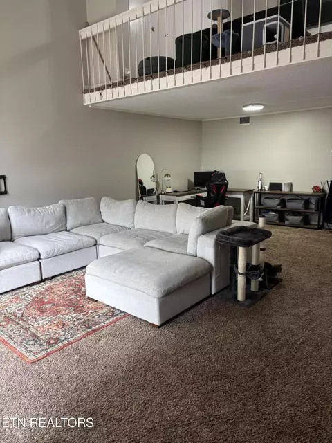 503 Canberra Dr #D2, Knoxville, TN 37923