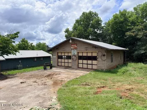 Exterior - 1354 Fork Rd, Greenback, TN 37742 photo 3 of 4