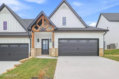 1812 Poplar Spgs Pl, Maryville, TN 37803