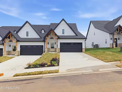 1812 Poplar Spgs Pl, Maryville, TN 37803