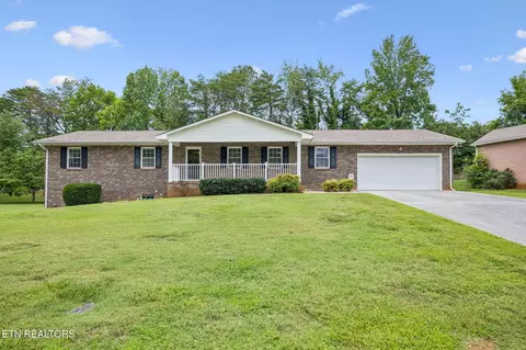 2117 S Belmont Dr, Maryville, TN 37804