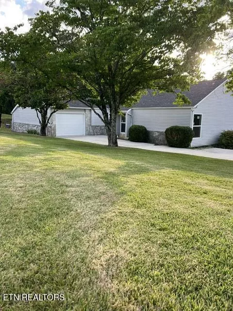 311 Jane Way Ln, Jacksboro, TN 37757