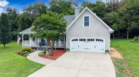 1734 Cheyenne Ct, Maryville, TN 37801