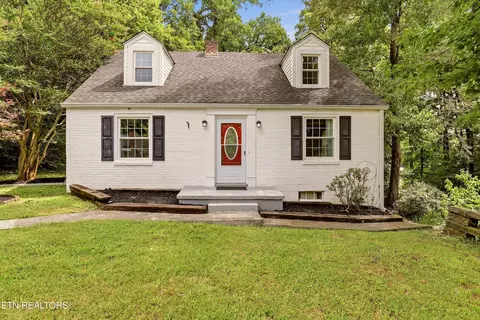 5512 Lake Shore Dr, Knoxville, TN 37920