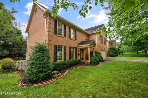 882 Hansmore Pl, Knoxville, TN 37919
