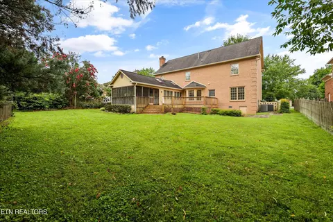 882 Hansmore Pl, Knoxville, TN 37919