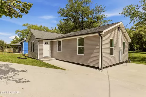 477 Marlow Cir, Clinton, TN 37716