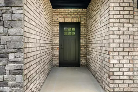 Entry Way - 5109 Gregory Rd, Greenback, TN 37742 photo 1 of 2
