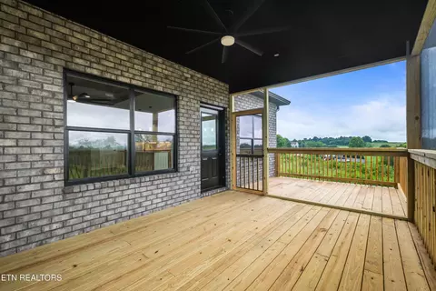 Exterior - 5109 Gregory Rd, Greenback, TN 37742 photo 4 of 5