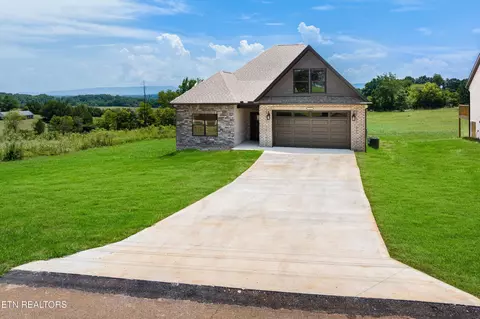 Exterior - 5109 Gregory Rd, Greenback, TN 37742 photo 2 of 5