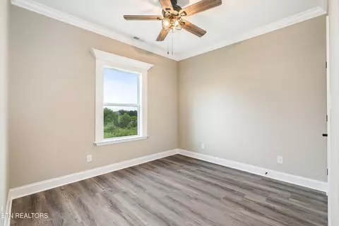 Bedroom - 5109 Gregory Rd, Greenback, TN 37742 photo 5 of 7