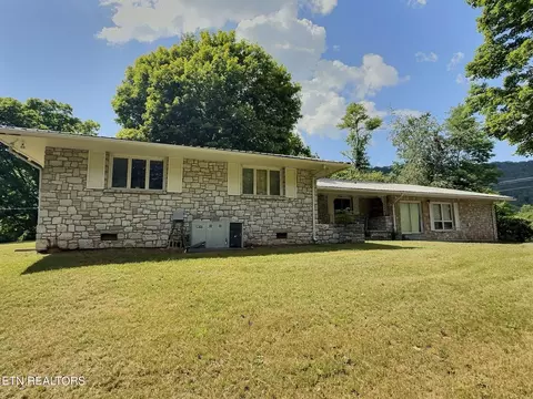 1206 Back Valley Rd, La Follette, TN 37766