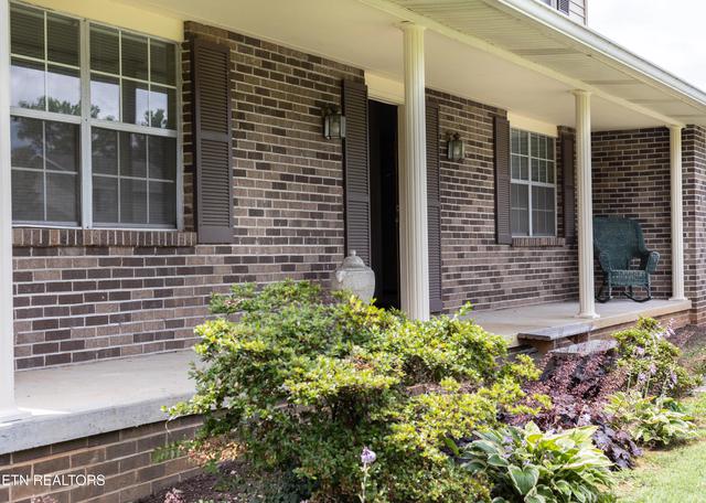 1215 Buxton Dr, Knoxville, TN 37922