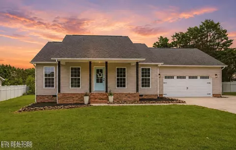 218 Wind Chase Dr, Madisonville, TN 37354