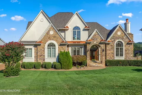 859 Rarity Bay Pkwy, Vonore, TN 37885