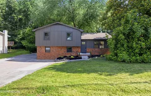 6015 John May Dr, Knoxville, TN 37921