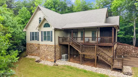 736 Blue Beech Dr, Maryville, TN 37803