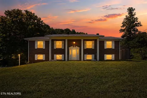2719 Bullen Valley Rd, Thorn Hill, TN 37881
