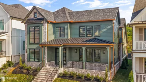 9824 Clingmans Dome Dr, Knoxville, TN 37922