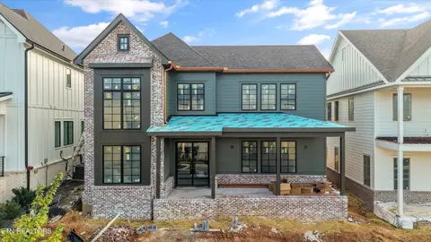 9824 Clingmans Dome Dr, Knoxville, TN 37922
