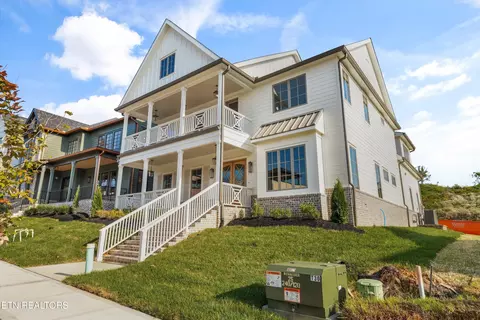 9830 Clingmans Dome Dr, Knoxville, TN 37922