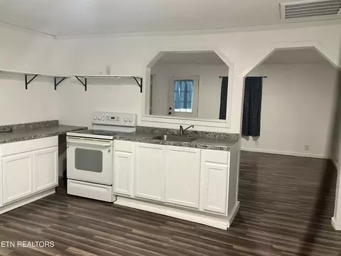 Kitchen - 3900 Roberts Rd, Corryton, TN 37721 photo 3 of 3