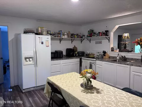 Kitchen - 3900 Roberts Rd, Corryton, TN 37721 photo 2 of 4