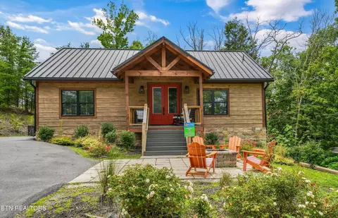 2930 Lighting Strike Dr, Sevierville, TN 37876