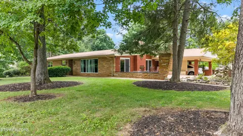 1022 Peterson Ln, Maryville, TN 37803