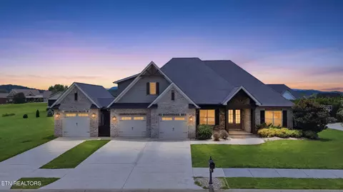 1319 Rippling Waters Cir, Sevierville, TN 37876