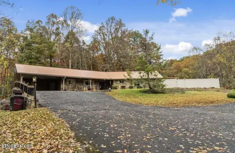 560 Buckhorn Rd, Gatlinburg, TN 37738