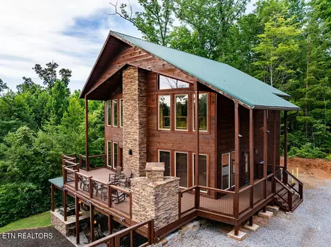 1730 Elk Springs Way, Gatlinburg, TN 37738