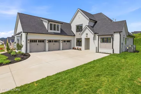 1220 Wagon Hitch Rd, Knoxville, TN 37934