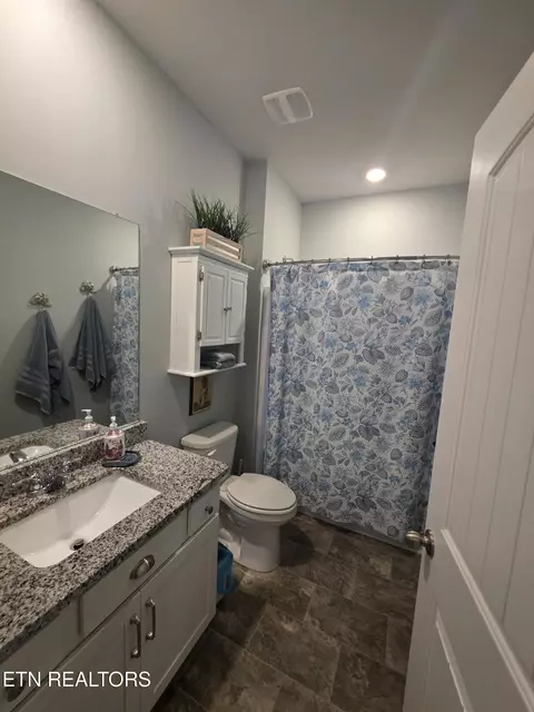 Bath - 231 Harris Ln, Baxter, TN 38544 photo 2 of 2