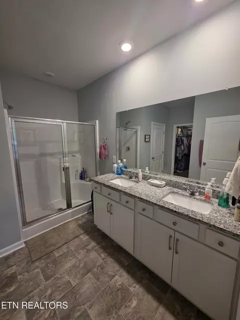 Bath - 231 Harris Ln, Baxter, TN 38544 photo 1 of 2