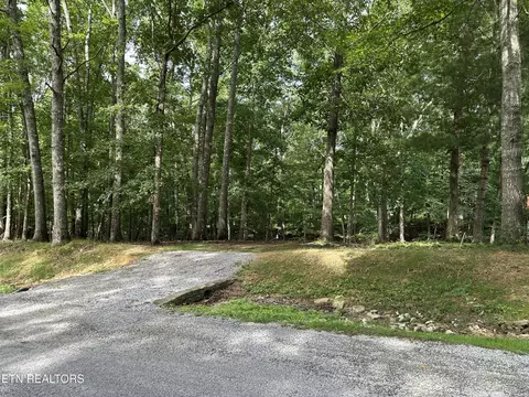 156 Glenwood Dr, Crossville, TN 38558