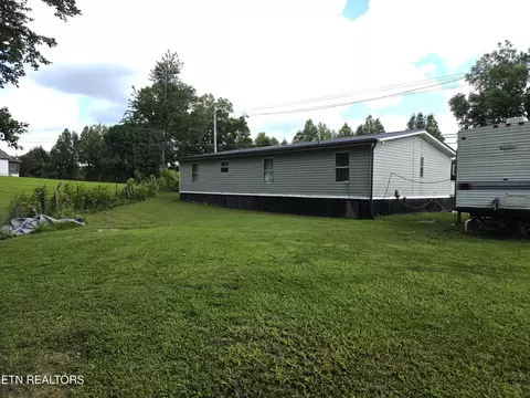 Exterior - 1195 Buffalo Rd, Oneida, TN 37841 photo 3 of 6