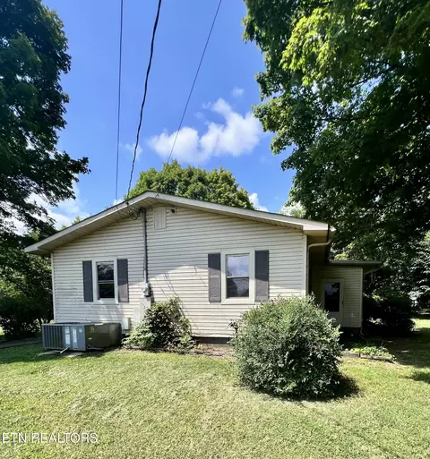 3575 Weavers Dr, Louisville, TN 37777
