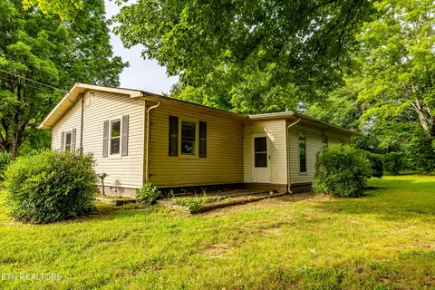 3575 Weavers Dr, Louisville, TN 37777