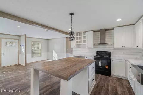 Kitchen - 324 West Blvd, Oneida, TN 37841 photo 5 of 5