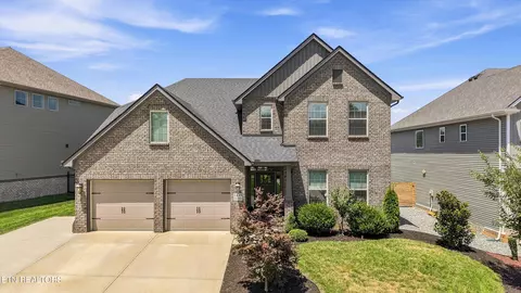 1439 Ridge Climber Rd, Knoxville, TN 37922